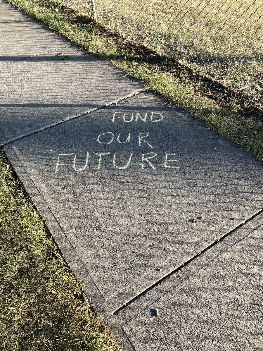 TheFrenchWong's tweet photo. #AbChalks #ChalkWars #ChalkAndAwe #BetterOffIn2023 #FireTheUCP #FireKenney #KenneyTheCoward https://t.co/5J3Gdp4h0y