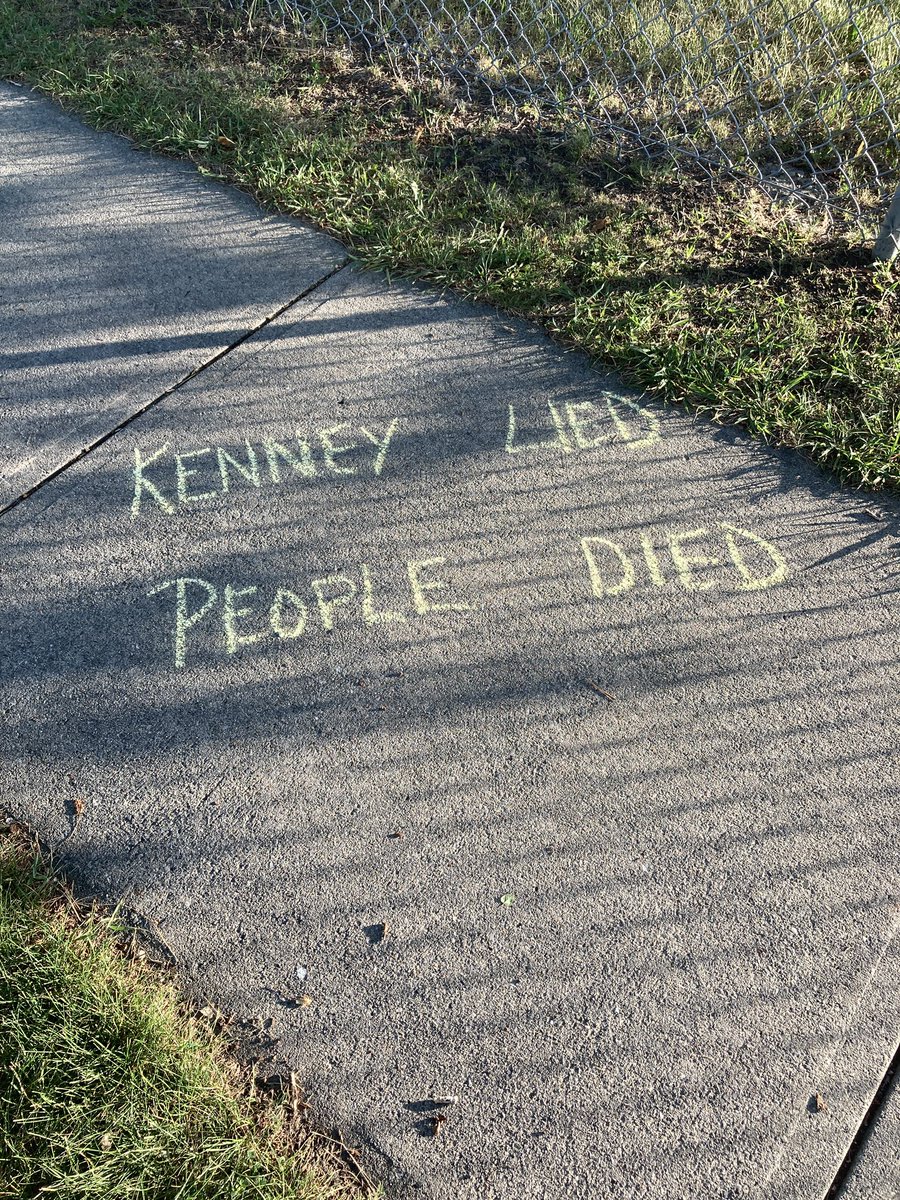 TheFrenchWong's tweet photo. #AbChalks #ChalkWars #ChalkAndAwe #BetterOffIn2023 #FireTheUCP #FireKenney #KenneyTheCoward https://t.co/5J3Gdp4h0y