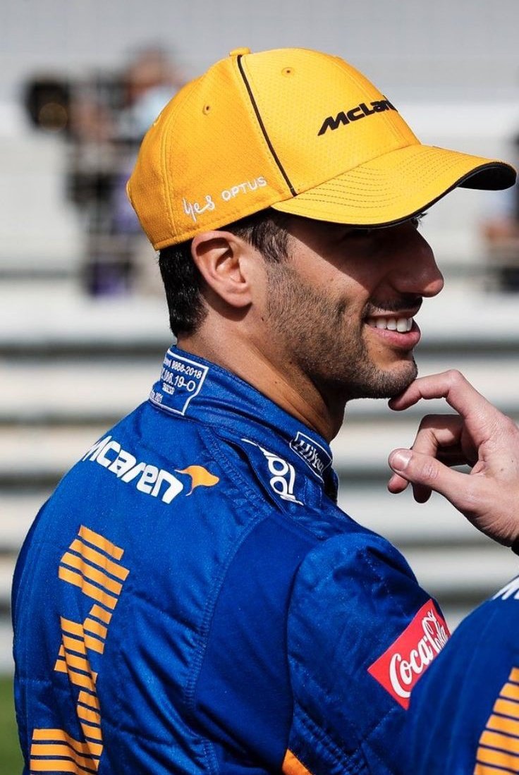 Happy birthday Daniel Ricciardo       