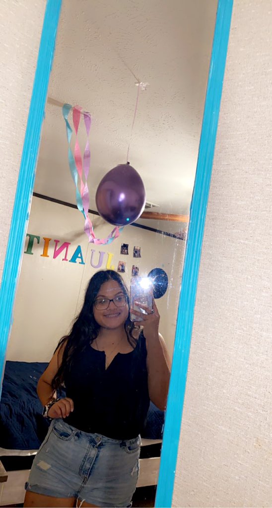 Juanitaaam18's tweet photo. God, thank you for another year of life!! 💕 Today was a day filled with lots of love and laughter, the Good Lord knew I needed that!! 😊 #cheersto18🥳 https://t.co/1aDYRjMK4j
