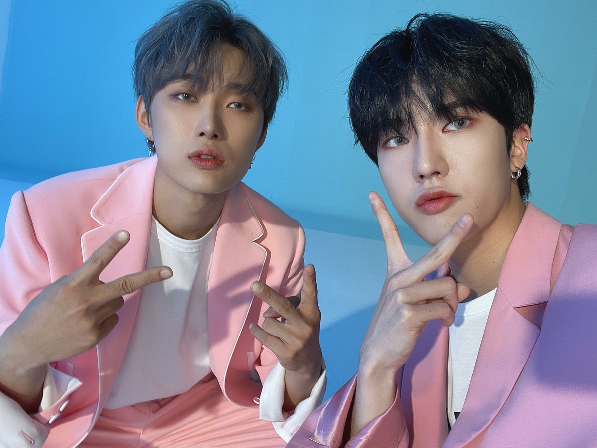 OmegaX_members's tweet photo. [#OX]

우리 엉아 생신축하🎉
제가 진짜 좋아하는 거 알아야돼요 형

#OMEGA_X #오메가엑스 
#정훈 #재한 https://t.co/BBK4UZtWEk