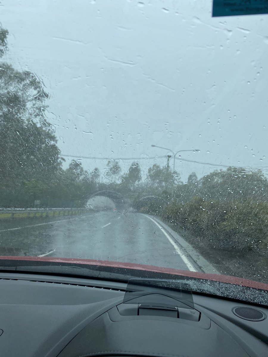 Lockdown Day 2… another blue one in #Brisbane 

#brisbanelockdown