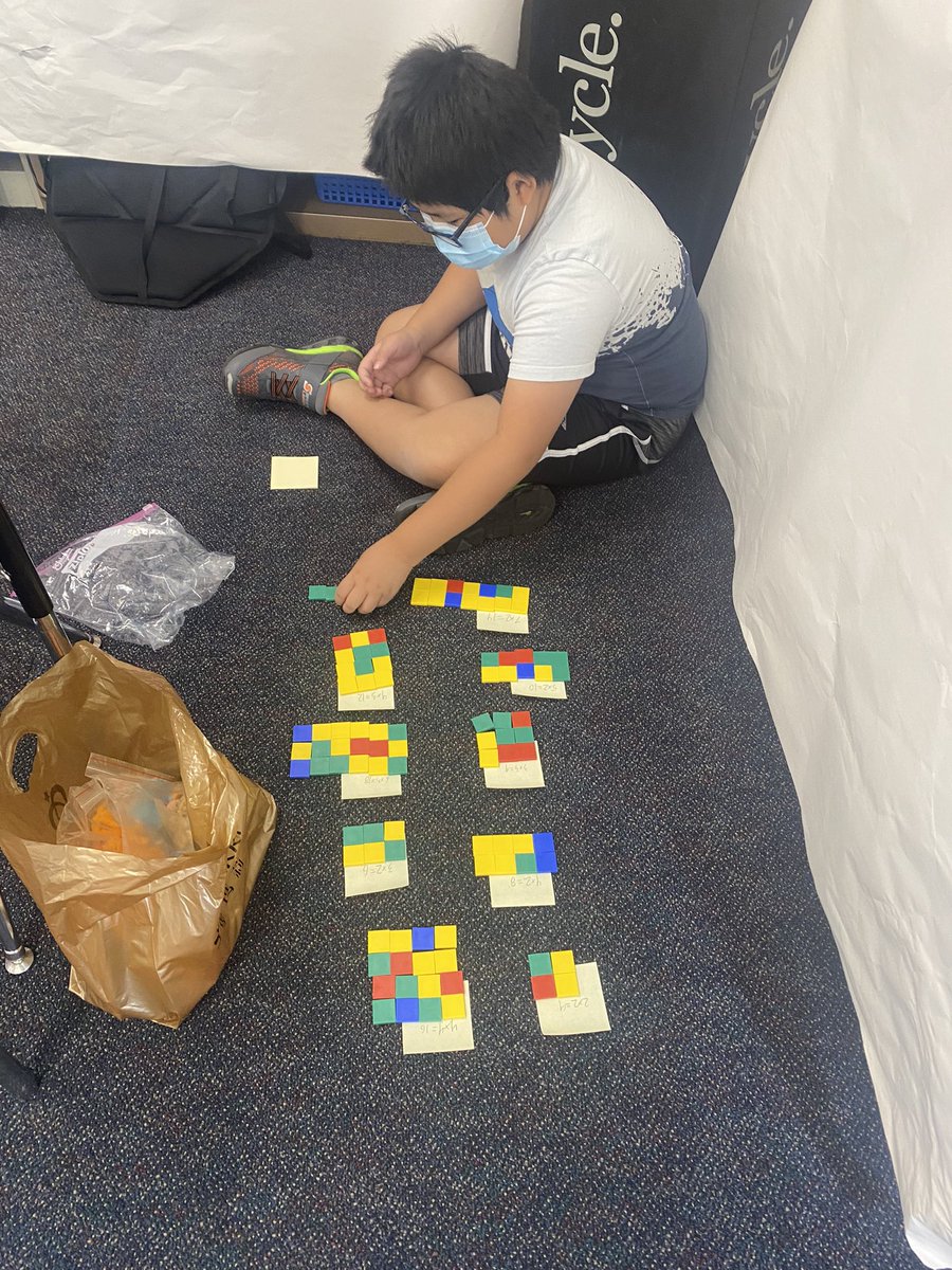 Fernandez_Jess_'s tweet photo. Summer school is flying by!! My 3rd/4th combo working on Multiplication Arrays!! #handson #manipulatives #problemsolving @RowRebRod  @RowlandSchools @MsTracyDo https://t.co/tcAv0KFZLg