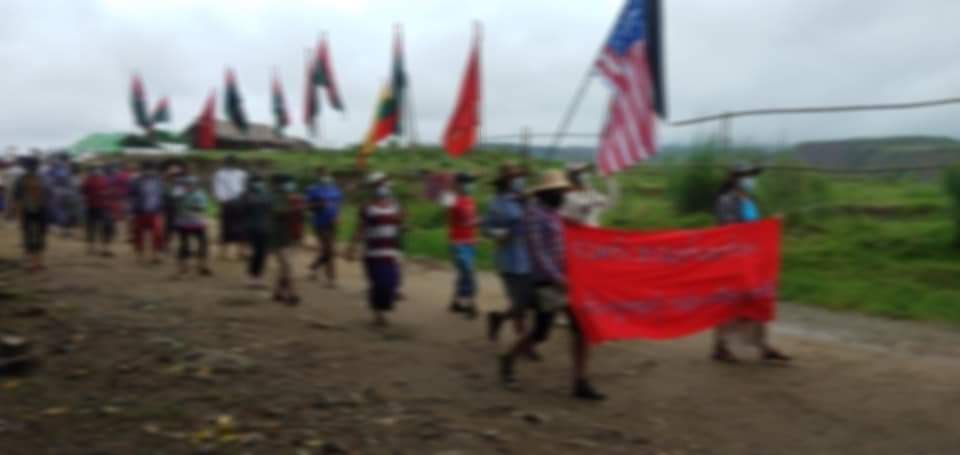 EiLaeLaeZaw's tweet photo. Protest to overthrow the dictatorship was successfully staged by the residents of Lonekhin group, Hpakant Tsp. 

#July1Coup
#WhatsHappeningInMyanmar https://t.co/piAeVvIwwt