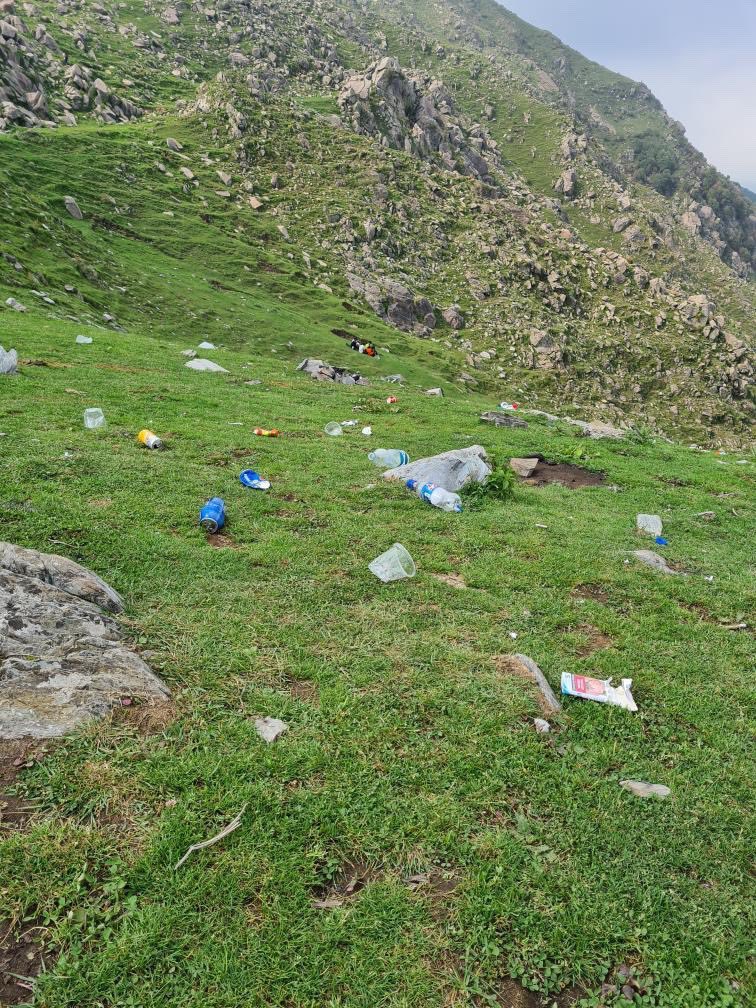 Pradeep Sangwan (@ipradeepsangwan) on Twitter photo अतिथि देवो भव:
we have been enjoying the natural world for many many years but now beast has overpowered the beauty
Himalayas are just like our metro cities now, garbage at every nook & corner 
Post covid revenge love story 
Truind trek (Dharamshala) 
Be my voice 🙏🏻 अतिथि देवो भव:
we have been enjoying the natural world for many many years but now beast has overpowered the beauty
Himalayas are just like our metro cities now, garbage at every nook & corner 
Post covid revenge love story 
Truind trek (Dharamshala) 
Be my voice 🙏🏻
