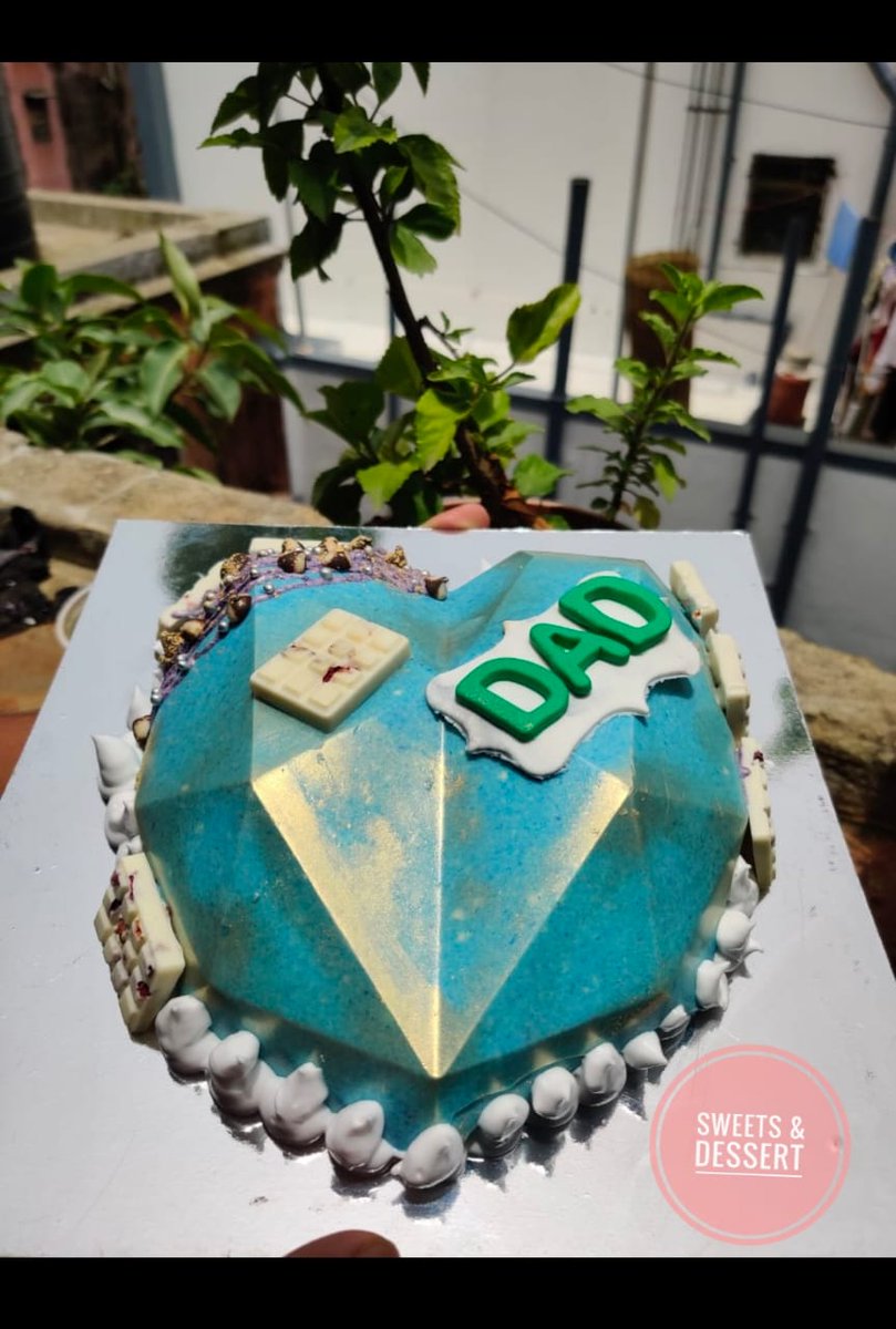 AVFoodHunters's tweet photo. https://t.co/nfqIqxCsrQ

https://t.co/nyuKUOUSnp

Do watch our new video on YouTube
#cake #cakes #birthdaycake #cakedecorating #chocolate #food #dessert #cakesofinstagram #birthday #instafood #cakedesign #foodporn #cakestagram #baking #instacake #yummy #homemade #love #sweet https://t.co/yEW417JG2S
