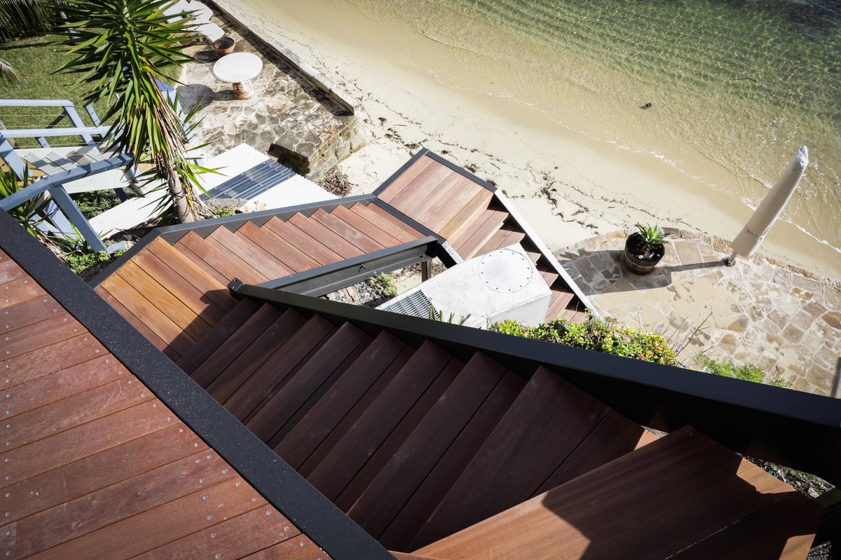 BDBuildingAus's tweet photo. 'Stairway Down to Heaven'—a stunning backyard rebuild, along with this featured geometric staircase leading to a private beach in Manly, Sydney.

#carpentry #construction #sydney https://t.co/Nh76VLeu5R