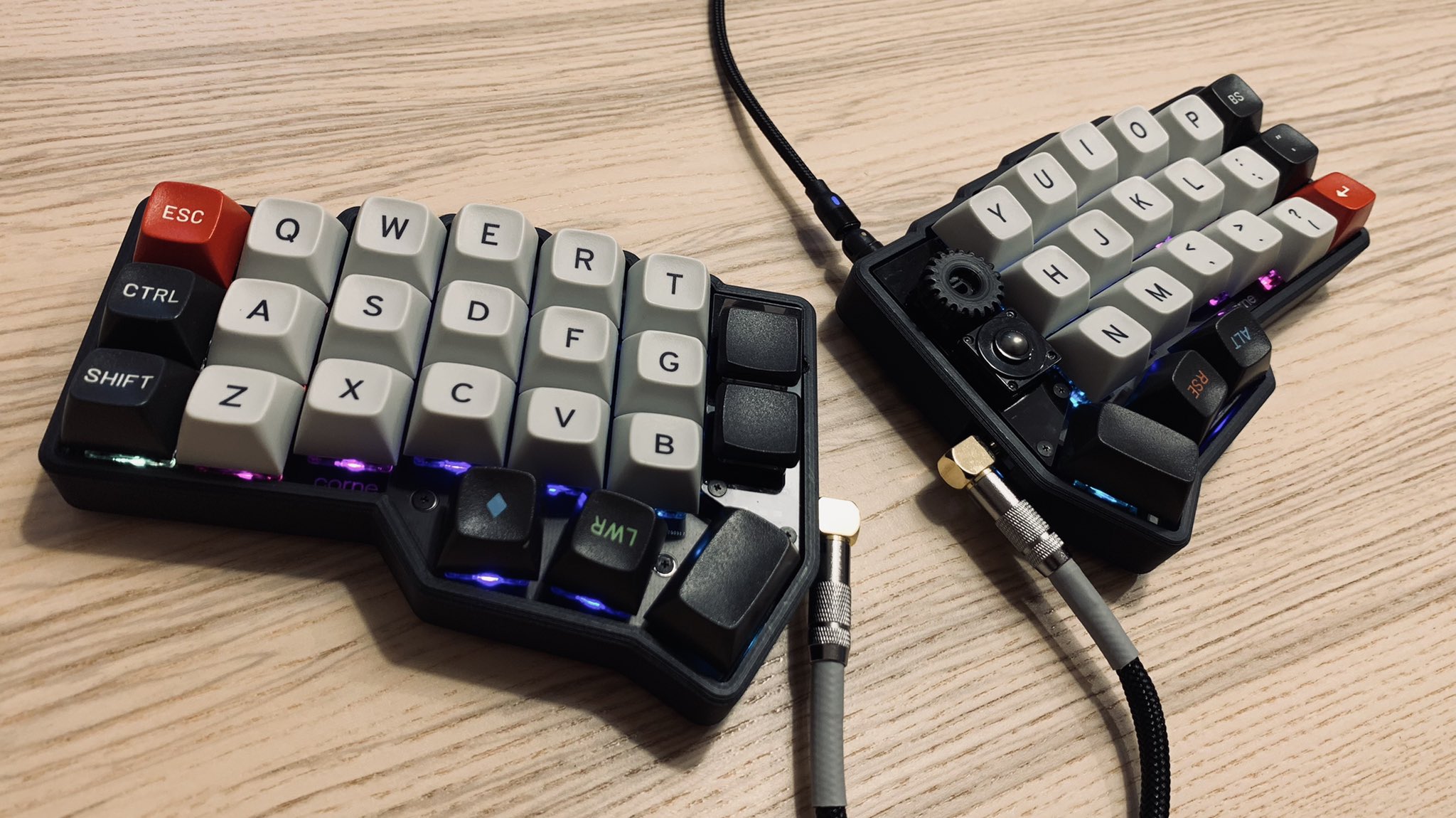 早割クーポン！ 自作キーボード mtk64e 右トラックボール 左