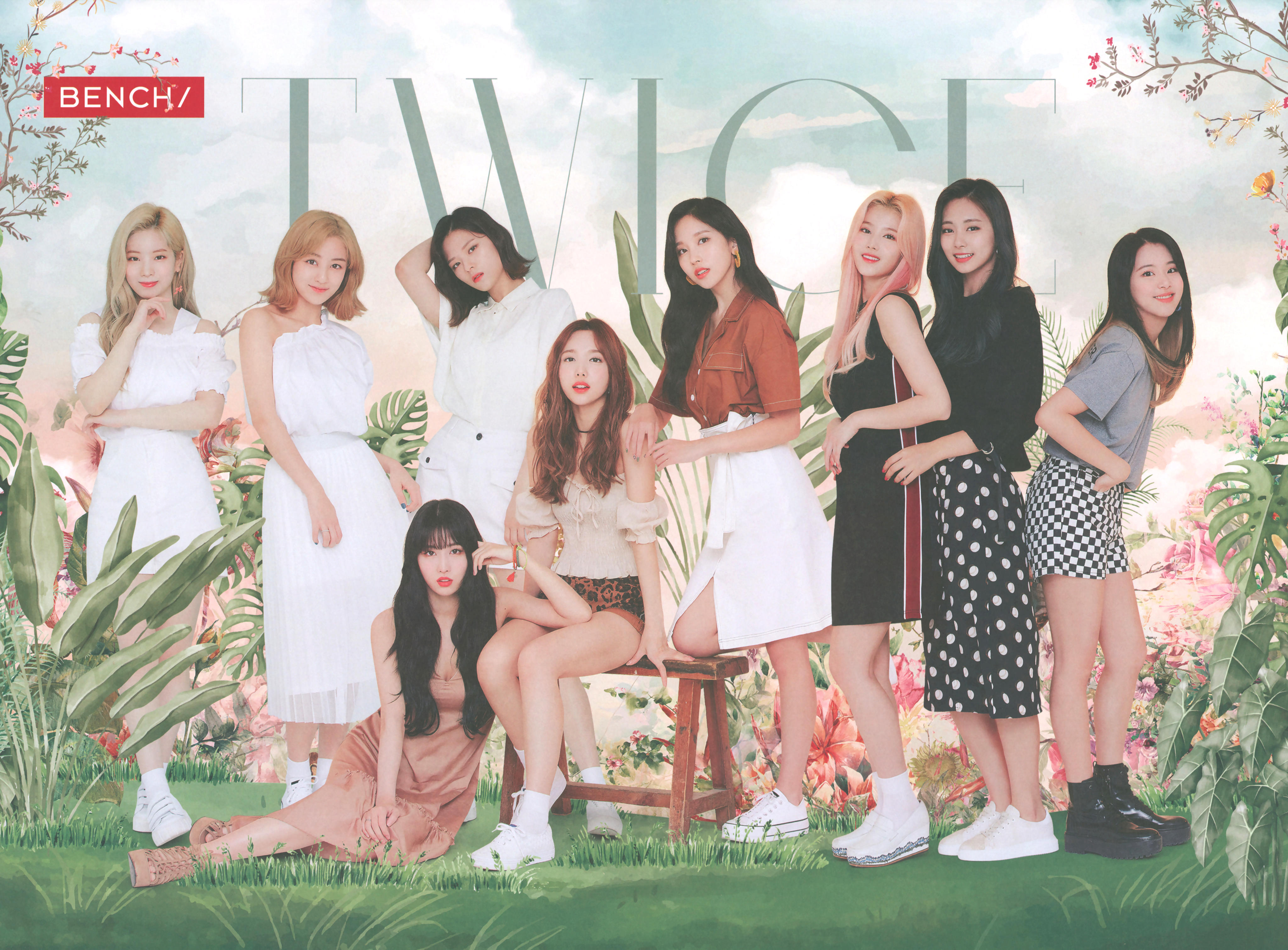 Amazon.co.jp: TWICE x BENCH フォトブック : ホーム＆キッチン
