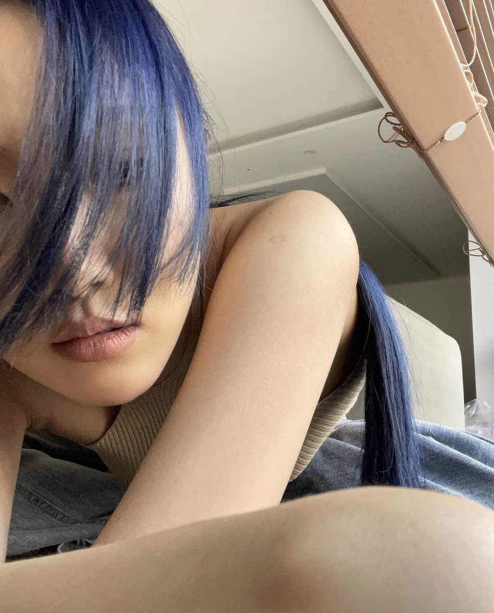 KIWIBYUL's tweet photo. our pretty hyejinnie 💙 https://t.co/IV8YMBDDha