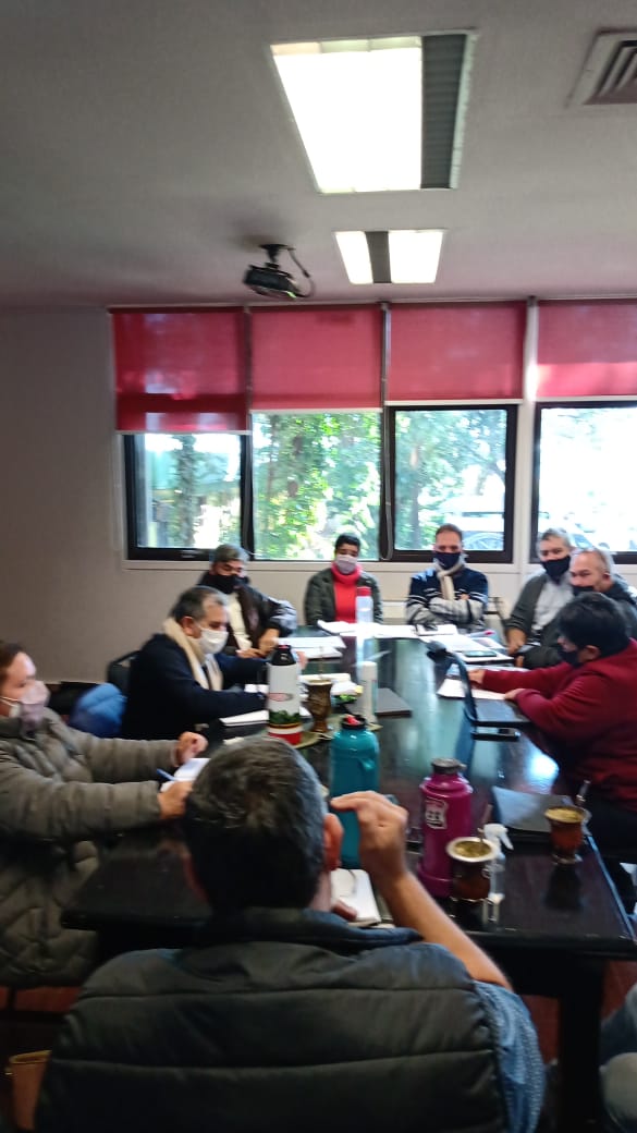grillo141's tweet photo. hoy comenzamos a construir nueva Grilla Salarial, desde el diálogo y consenso cumplimos una vez más con lo acordado en nuestra agenda de trabajo y actas acuerdo..@udpm_misiones siempre con la verdad y de cara al docente! @Marcos42866602 @fabianchilipank @GuiyeCarrizo @cjdechat https://t.co/16MoizE0lI