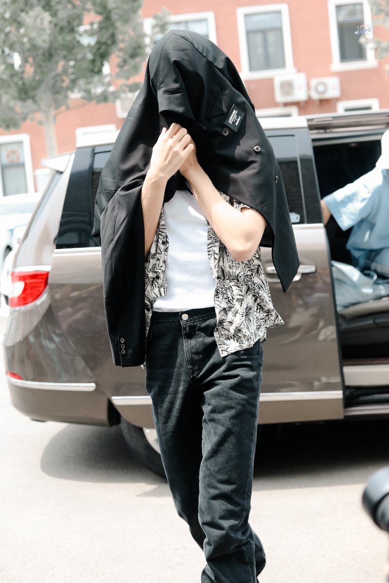 keyufiles's tweet photo. 070121 – Kupid•周柯宇 fansite photos
上班 to work

—
#ZhouKeyu #周柯宇 https://t.co/50FhJuJNxo