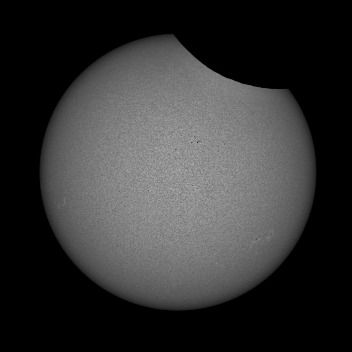 MR_IR_AP's tweet photo. A partial solar eclipse from Slovakia (10th Jun 2021)
#solareclipse #solareclipse2021 #sun #SunPictures #Astrophotography #astrophoto2021 #astronomy #universe #astronomia #amateurastronomy #space #zwo #zwoasi #asi1600mm #skywatcher #ed80 #heq5pro #slovakia #zilina #slovensko https://t.co/i2GyO1sW9p