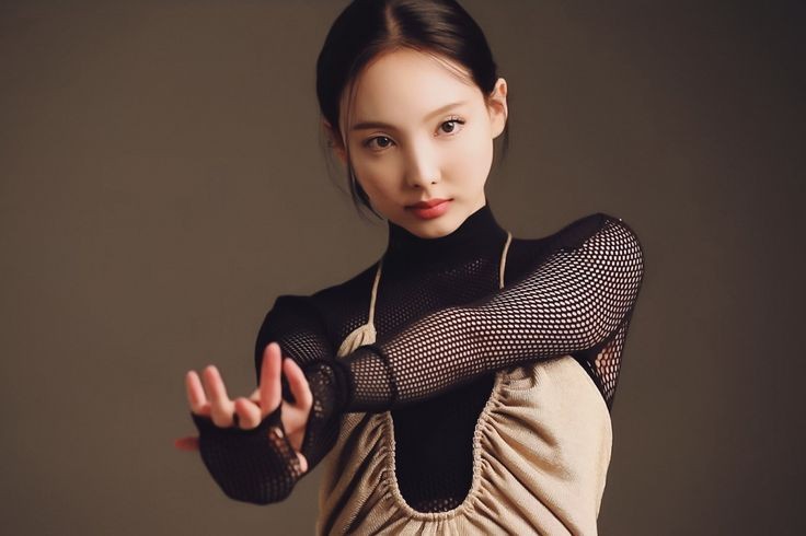 INYVOGUE's tweet photo. Hi, everyone! This is NYVOGUE, a new account dedicated to the one and only it girl, Im Nayeon. It would be great if you could support and help me spread this news by retweeting the tweet so many people could see this. Thank you! https://t.co/5abte4KEYl