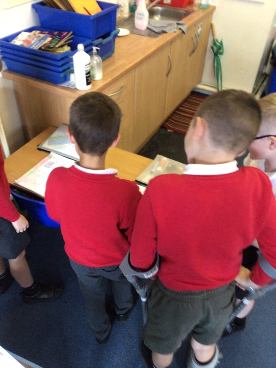 HighamRISE's tweet photo. #Class3 peer assessing and sharing their work.
#discoveringtalents #sharingideas @Rise_MAT https://t.co/oYElV7cbOm