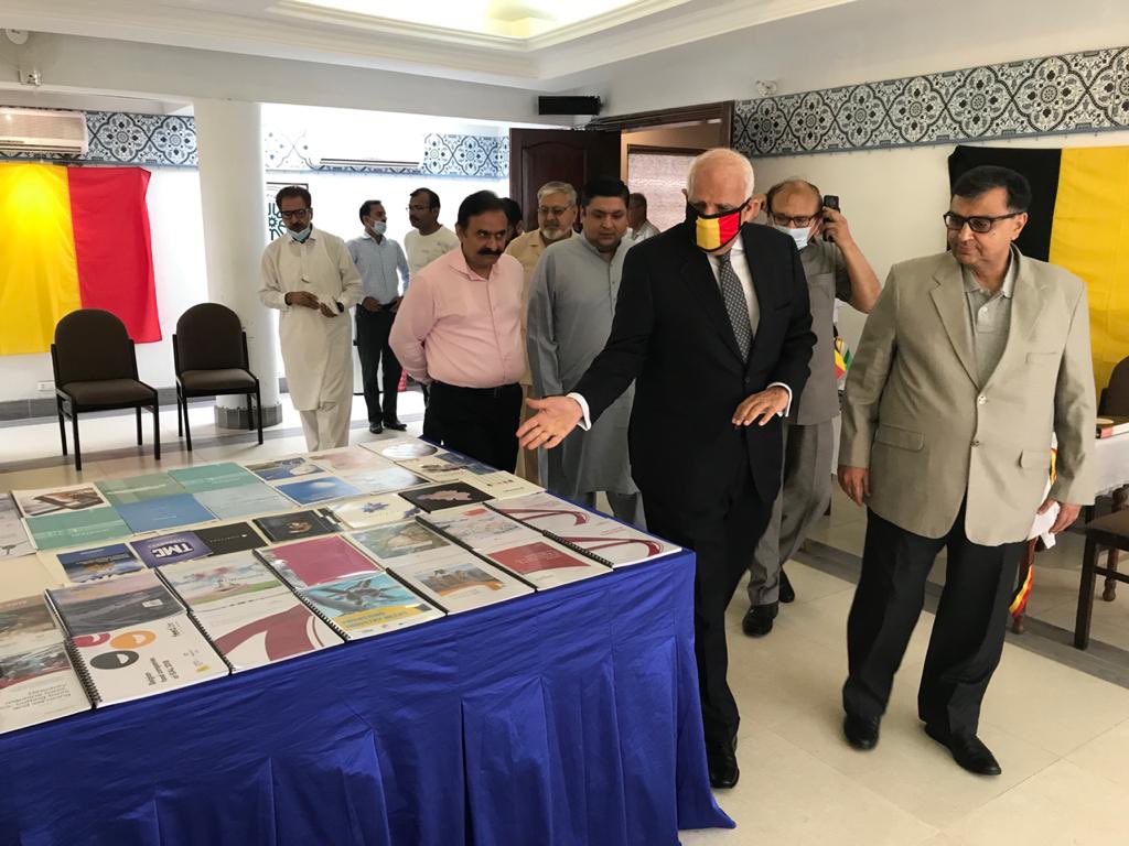 <a href="/YaelHaumont/">Yaël Haumont</a> <a href="/BelgiumISB/">Belgium in Islamabad</a> <a href="/PDELCOMMINETTE/">PascaleDELCOMMINETTE</a> <a href="/CTillekaerts/">Claire Tillekaerts</a> <a href="/i_pollet/">Isabelle Pollet</a> Excellent start to the 🇧🇪🇵🇰Business Day at Multan Chamber. Keen interest shown by local businessmen in developing trade with 🇧🇪. Despite 47*c heat a good attendance &amp; largely covered by Media.