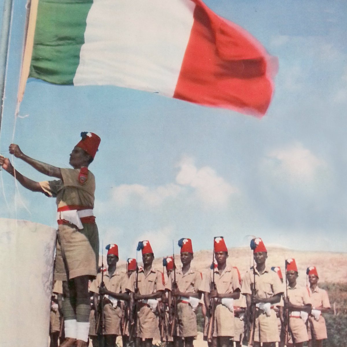 FrancescoFili15's tweet photo. #Somalia, 1 luglio, giorno di festa!
Giorno dell'indipendenza da... "Noi".
Il dovere del ricordo si applica a tutto il passato, altrimenti è solo ricerca di alibi.
Auguri Somalia, e auguri a tuttə noi.
#memoriaresistente
#passatocoloniale https://t.co/6xrSlXSJ6t