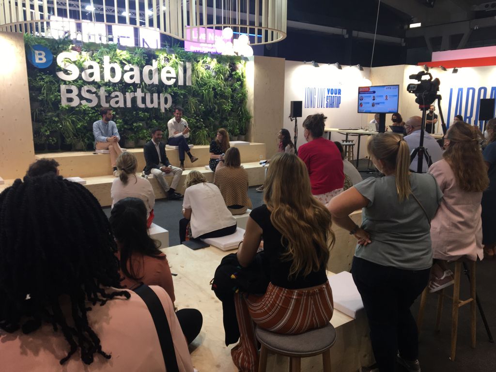 #4YFN21 | Un placer contar con el último panel de <a href="/BCNHealthHub/">Barcelona Health Hub</a> en nuestro stand <a href="/BStartup/">BStartup</a> de <a href="/BancoSabadell/">Banco Sabadell</a>. 

Hoy, conociendo más sobre el sector #Salud en el panel #BHH Patient Empowerment con <a href="/cureety/">Cureety</a>, <a href="/NovartisSpain/">Novartis España</a>, <a href="/iomed_ehr/">IOMED</a> moderado por <a href="/etorrente/">Elena Torrente</a>, <a href="/DKVSeguros/">DKV Salud (ES)</a>. <a href="/4YFN_MWC/">4YFN</a>