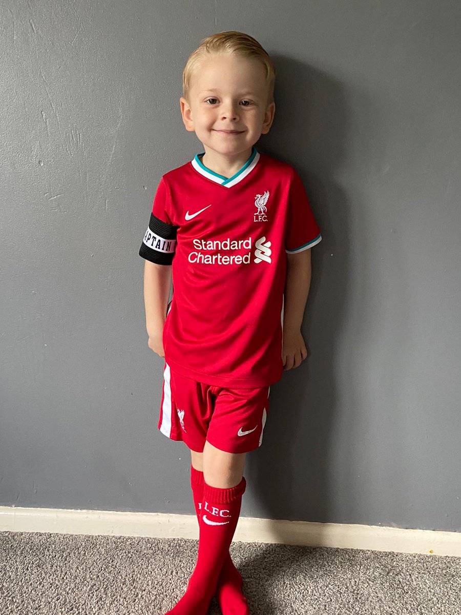 smeethy's tweet image. So my boy had come to school as your sporting hero day today, he picked to go as @JHenderson and even done one of his celebrations. Would love for Jordan to reply to this as my boy would be so excited please share and like and hopefully Jordan will see this #hendo #prouddad