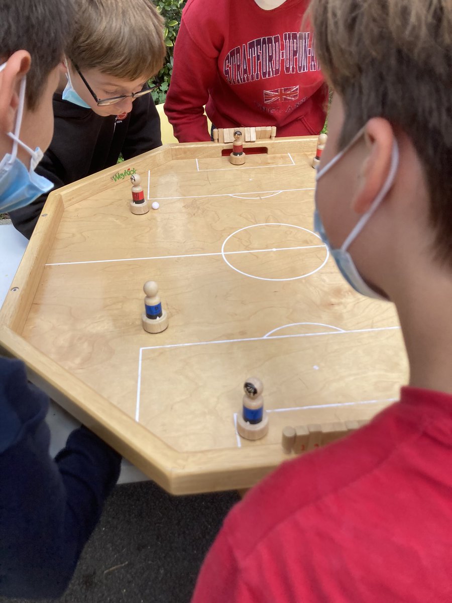 RostandClg's tweet photo. Merci à la ludothèque pour ces animations ! Se dire au revoir 👋 avec des jeux coopératifs, de stratégie…. Top 👍 https://t.co/jG6vG04xv2