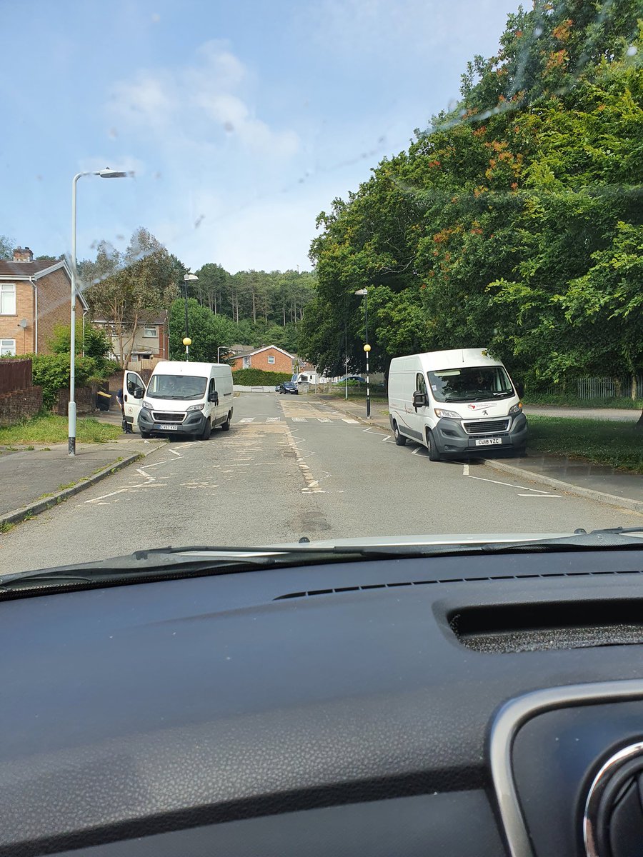 ajfoster1999's tweet photo. @SwanseaCouncil @SWPSwansea  classic parking by Swansea Council today no regard for safety as this is next to craigfelen primary school. #jobsworth https://t.co/J8ts31SWRw