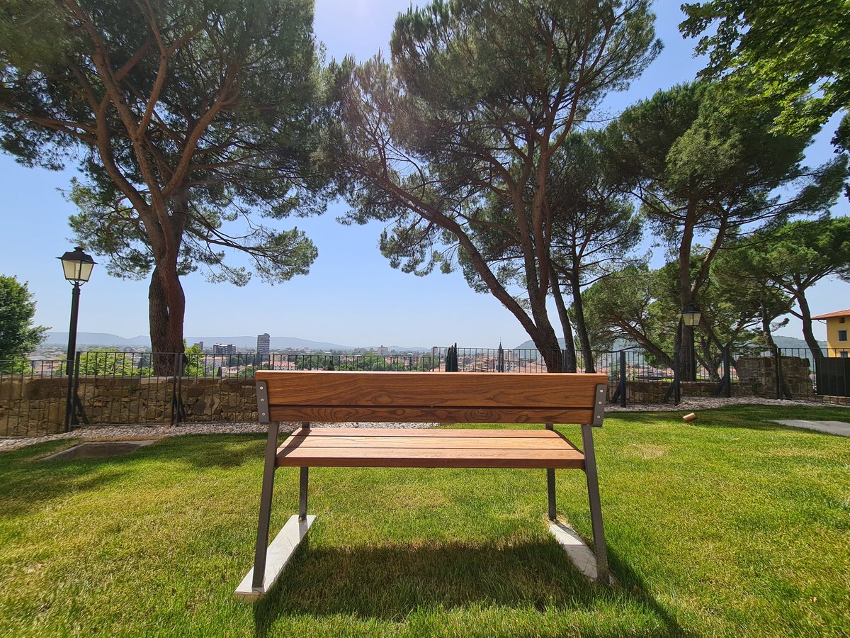 Grazie a interventi di pulizia, piantumazione e sistemazione, i giardini dei Musei Provinciali di Gorizia, gestiti da #ERPACFVG, ora sono un suggestivo ambiente espositivo a cielo aperto. Fra qualche giorno aperti al pubblico!
<a href="/GibelliTiziana/">Tiziana Gibelli 🇪🇺🇮🇹🇺🇦🇮🇱</a> <a href="/regioneFVGit/">Regione FVG</a>