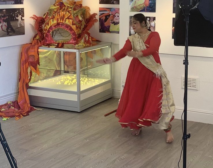 Erewash_Museum's tweet image. Artist Ankita Sethi being filmed dancing in our new exhibition about the cultural festival, Erewash Festival of Light. This autumn enjoy this film and others as part of new online learning opportunities. #artsdevelopment #erewashfestivaloflight #erewashmuseum