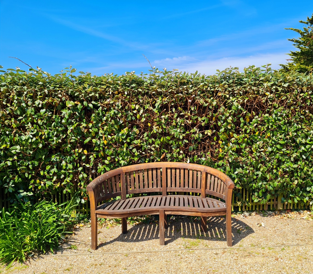 stmoritzhotel's tweet photo. Even on holiday finding a bit of time to yourself is well deserved.
This particular spot looks over the croquet lawn and is the perfect seat to soak up the sun or catch 40 winks 😊
#sithere #metime #cornwall #cornwallhotel #bestill
#relax #selfcare #beauty #relaxation https://t.co/yxp4YXD2oX