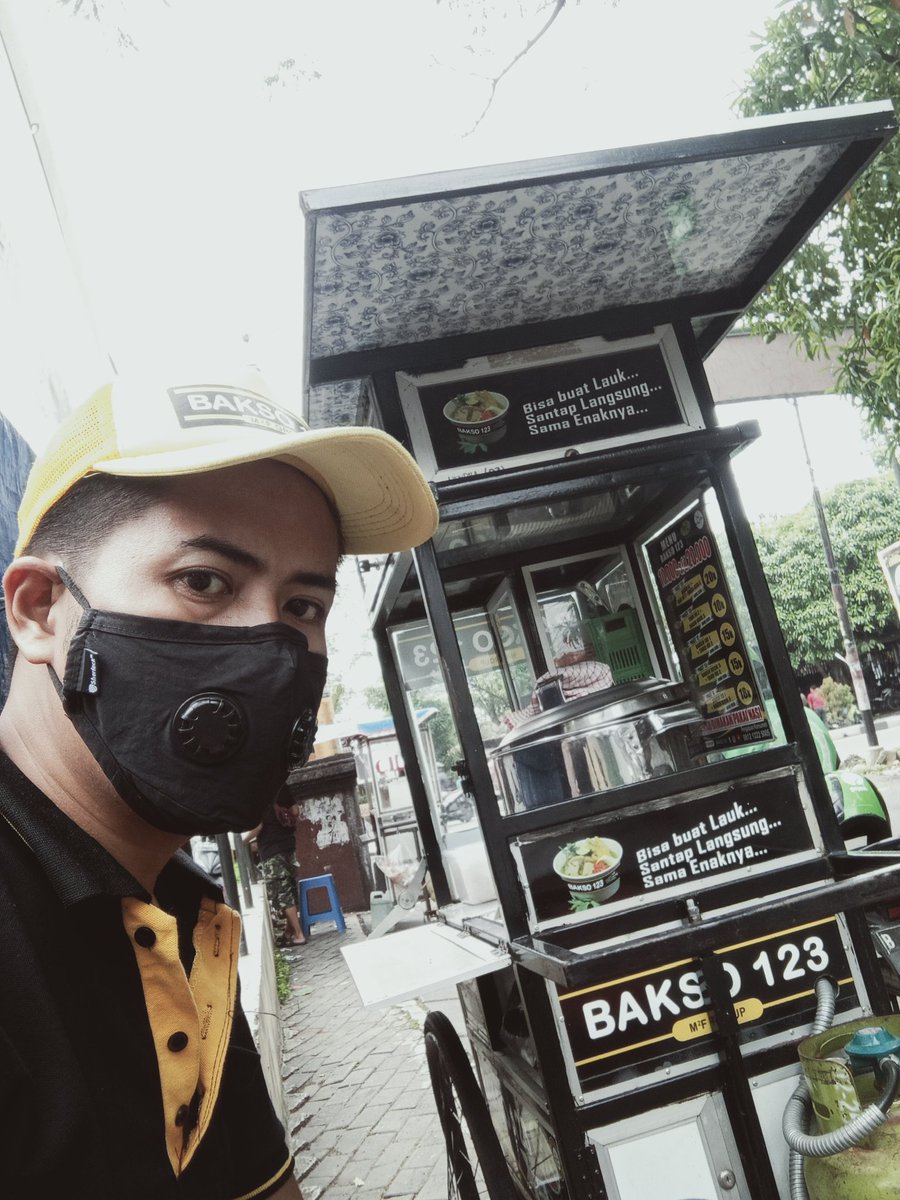 voadee's tweet photo. aku LG mangkal jualan #baksoviral #bakso123 di #griyakencana1 #Ciledug, GK jauh dari #asramapolriCiledug n pool bus Dewi Sri nih. sini mampir aja, aku tunggu! Jam 9pagi s/d 9malam. Harga kisaran 10k - 20k https://t.co/Wg6pDUJVEX