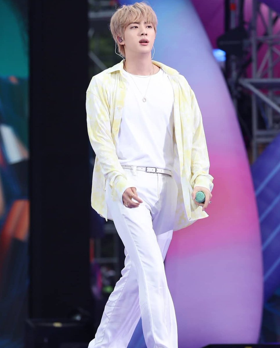 Jinsmoonx's tweet photo. kim seokjin won best korean vocalist and most handsome korean idol on kpopvote 🎉

let's trend these to celebrate 
'VISUAL KING JIN'
'BEST VOCALIST JIN'
#DiverseKingJin https://t.co/NasP22PCIw