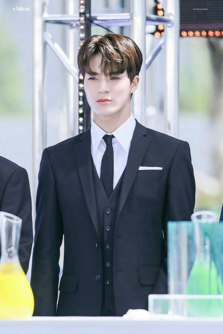 alriefun_'s tweet photo. ; Elevan
•
•
•
•
[Lee Jeno lokal AU] https://t.co/BZ0uX8Jngt