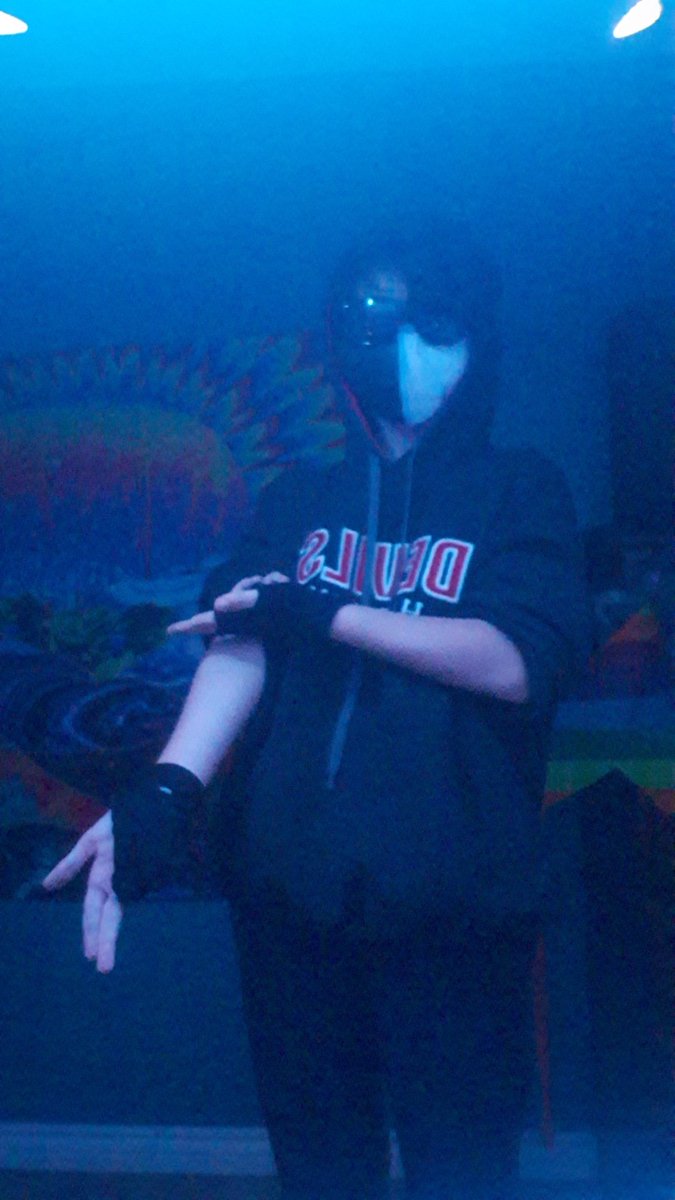 VEX_x_'s tweet photo. I LOGGED OUT OF MY ACC BUT IM BACK 
AND WERE GOING RANBOO MODE HOMIES https://t.co/yWSR5hMLDS