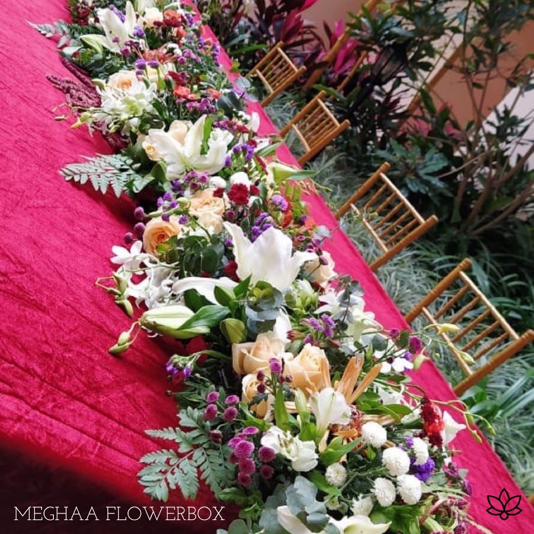 meghaaflowerbox's tweet photo. Sunday brunches by Meghaa flowerbox ✨🌸

Trust Meghaa Flowerbox for creating a luxurious atmosphere for your intimate brunches and making them extra special for you.

To book your brunch decor for the upcoming weekend DM us now! https://t.co/AhrrTxNQEu