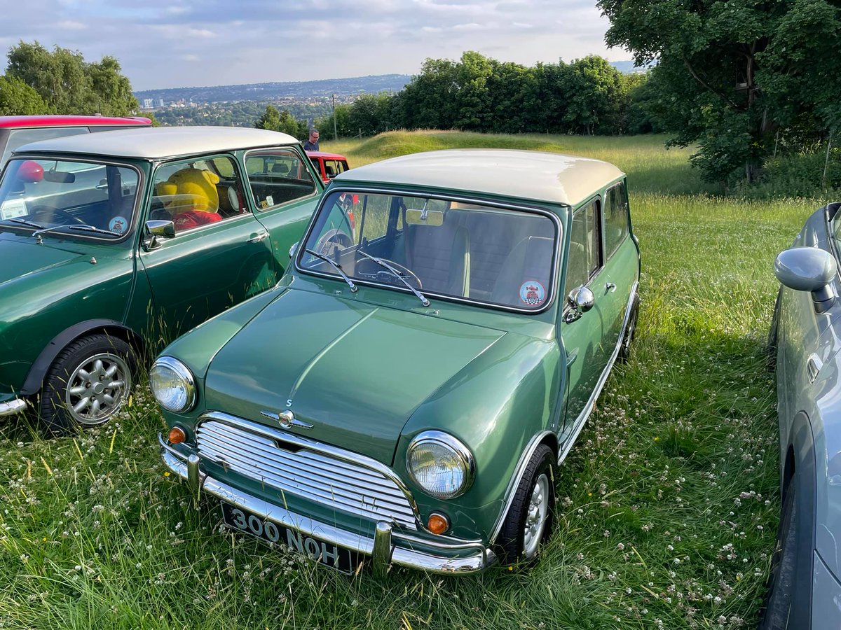 acespeed72's tweet photo. Yorkshire Area Mini Cooper Register Meeting at The Farm...Show and Shine Pizza Night...#ace #acespeed #motul #sarahcrabtree #withammotorsport #markrobinson #mini #minicooperregister #britishminiclub #mikebrewer #frankie #jaffacake #PapaJohn #pizza #classicmini #minicooper #cooper https://t.co/N6s5L23YfY