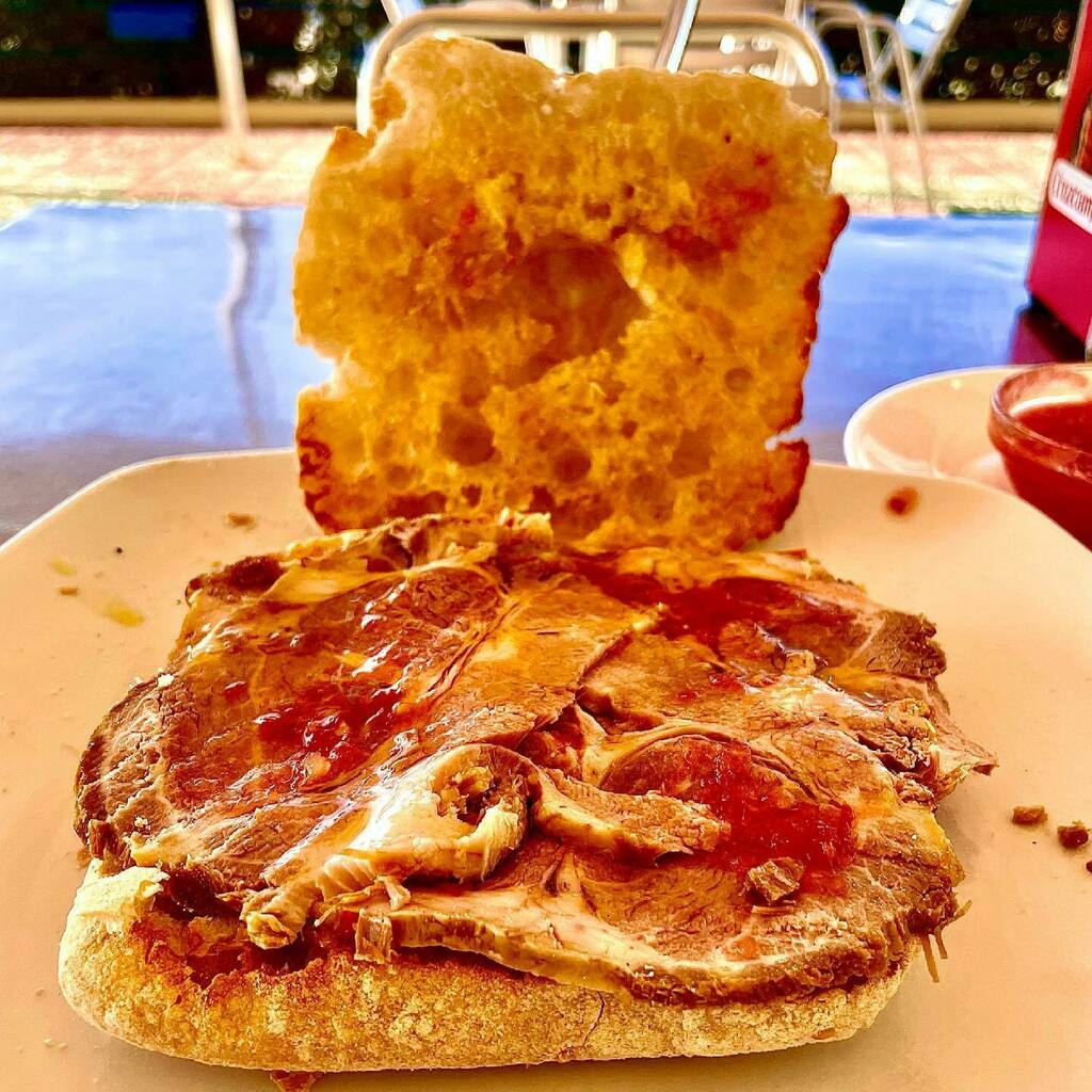 FHuidobroRein's tweet photo. Comando Mollete
Comando Mollete
Molléis?
Molléis?
MOLLETE MARCHENERO de Panadería AZUZENA con AOVE El Macaco,, tomate y MECHÁ...y zu poca de zá.
Ole mi weblog!
https://t.co/ZS063jX9O2
#desayuno #desayuning #despertar #bread #breakfast #pan #mollete… https://t.co/RpQxyxRqtz https://t.co/IplTcbCxa9