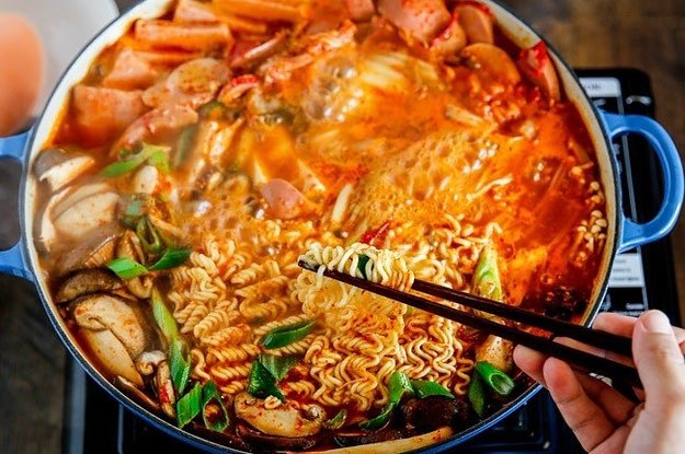 khairulaming's tweet photo. ⬇️Thread makanan online ⬇️. Sesiapa yg jual makanan online dipersilakan promote kat bawah. aku plan nak beli 5-6 makanan hari ni sebab mengidam hihi. Jom ramai2 join beli and support: https://t.co/NWzUZSDeE4