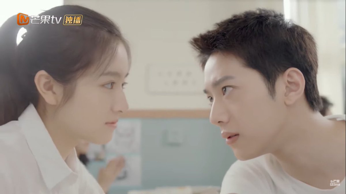 KU4NLINS's tweet photo. i miss them :'( the difference between the way lin xiaoran looks at nan xiangwan from the 1st pic to the last omg hnngg so cute #DontDisturbMyLearning https://t.co/XLYIrHErh2