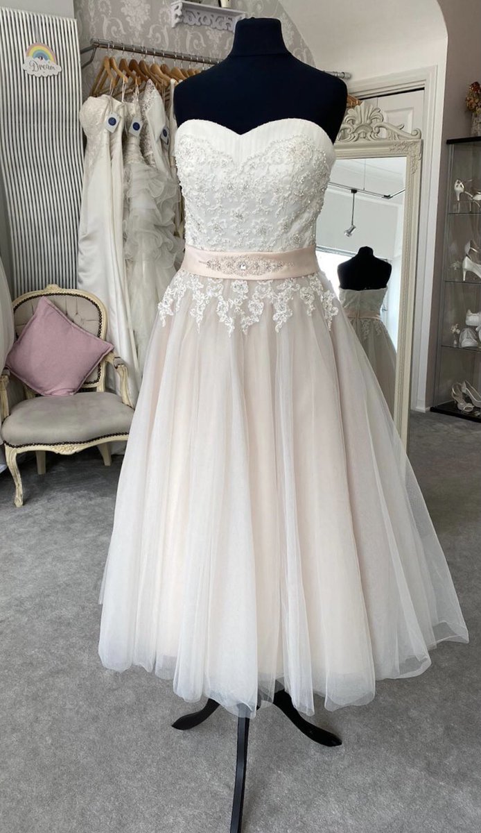 BridalRelovedM's tweet photo. We love a tea length! This gorgeous one is by Amanda Wyatt
Size 10
Was Β£800
Now Β£400
Book your exclusive appointment to see our stunning designer dresses - all half the original price!
#bridalrelovedmaldon #bridalreloved #tealength https://t.co/CBdzvfx3ch
