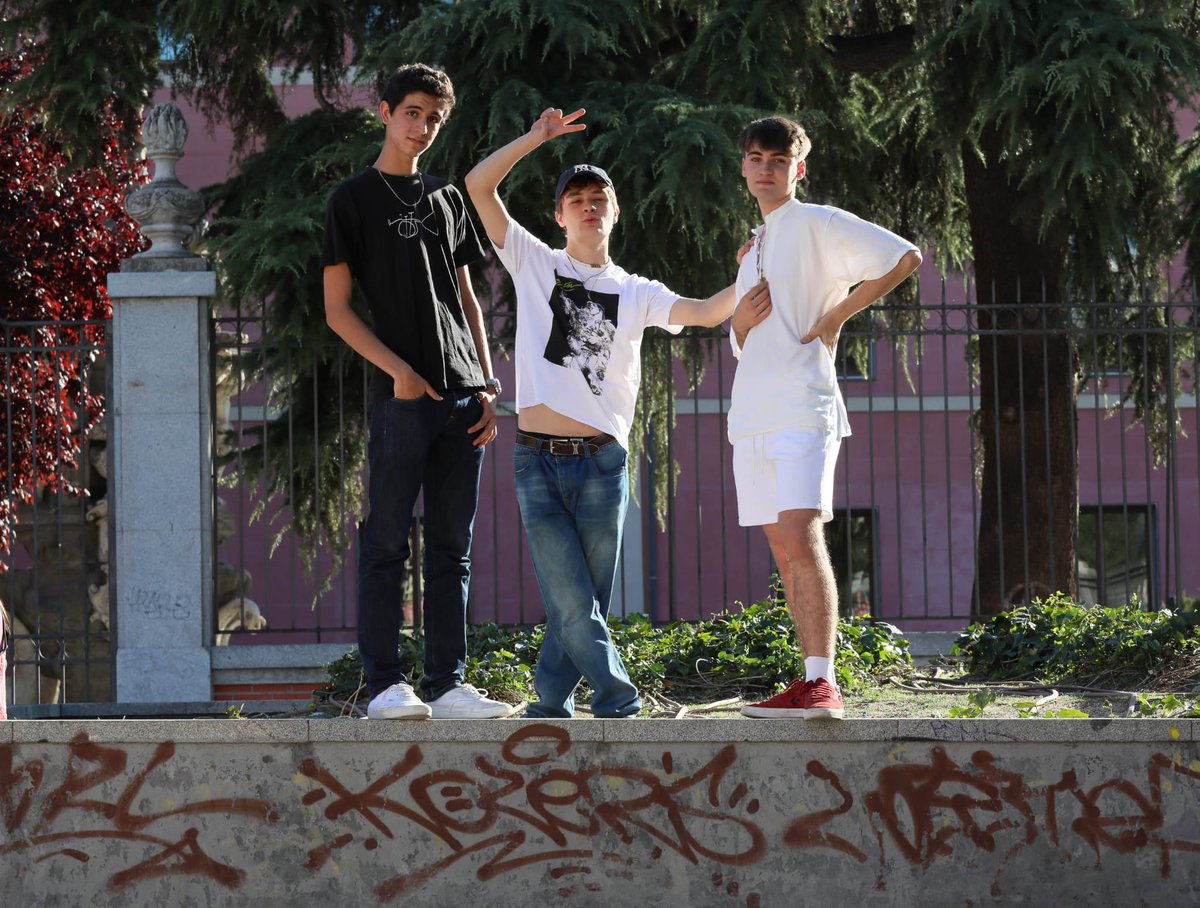 Fernando Neira (@fneirad) on Twitter photo Lo de estos tres chavalines es un escándalo. Se llaman RICE & GROOVE, tienen 16, 17 y 18 años (cumplidos el lunes) y tienen a Stevie Wonder o Bill Withers metidos en las venas. Créanselo. Contamos hoy su historia, alentadora, en <a href="/el_pais_madrid/">EL PAÍS Madrid</a>
elpais.com/espana/madrid/… Lo de estos tres chavalines es un escándalo. Se llaman RICE & GROOVE, tienen 16, 17 y 18 años (cumplidos el lunes) y tienen a Stevie Wonder o Bill Withers metidos en las venas. Créanselo. Contamos hoy su historia, alentadora, en <a href="/el_pais_madrid/">EL PAÍS Madrid</a>
elpais.com/espana/madrid/…