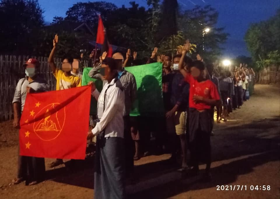 toeyyy__a's tweet photo. Educators and residents in #Myaing Township, #Magwe Region called on the people to root out the fascist military regime at a protest on Thursday. (Photo: BEGSC-Myaing) 

#WhatsHappeningInMyanmar 
#July1Coup https://t.co/2FG7grPcCE