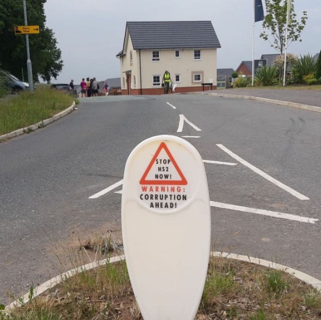 Hs2Rebellion's tweet photo. Day 5 #TruthTrail
Fantastic day walking to Tabley including outreach in Northwich
Amazing welcoming people who will fight tooth and nail against #HS2Ecocide
Credit @stop_hs2_north https://t.co/DdddQwRtgE