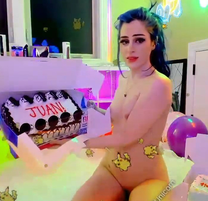 MyFreeCams's tweet photo. Congratultions to @Kati3Kat on winning Miss MyFreeCams for June 2021! 💚 https://t.co/9MuuGWsMYs