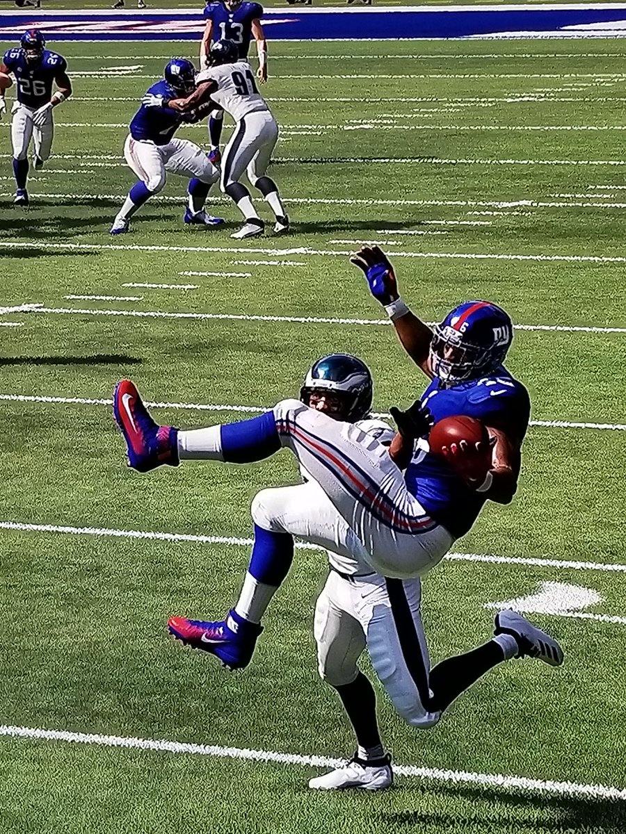 IrritatingFilms's tweet image. 57 ovr TE just had the best catch of all time to end my undefeated season 😫