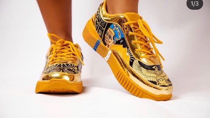 theo_baloyi01's tweet image. Happy to announce the opening of our second sneaker customization lab in Newtown junction this saturday 3/7/21

We want to build an end to end customer experience &amp;amp; help personalize your journey.

It’s your journey “Own it ,Embrace it &amp;amp; shape it”

“WALK YOUR JOURNEY” @bathu_sa