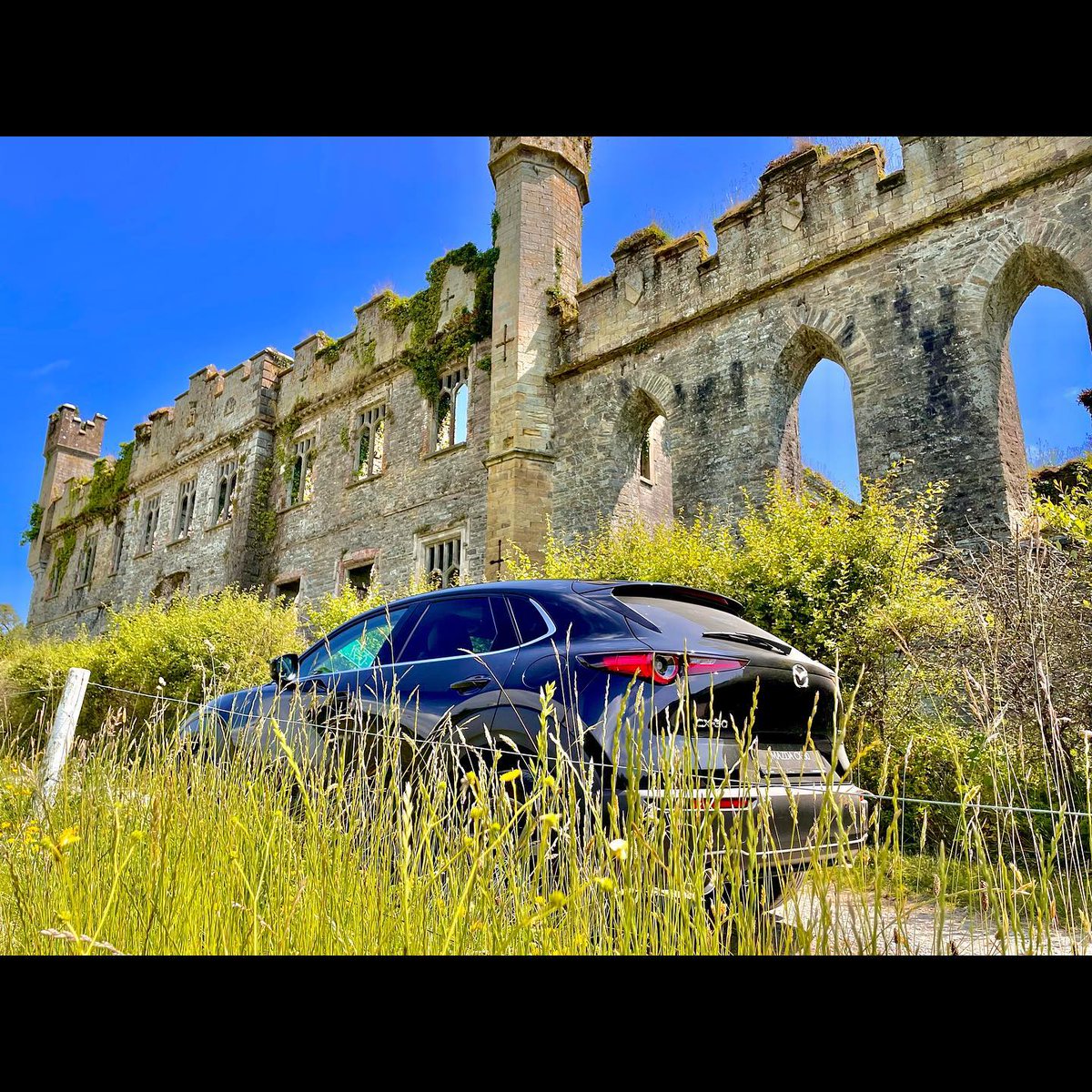 KevinOLearyGrp's tweet photo. How good does the Mazda CX-30 look at  Castle Bernard in Bandon? 😍
You can get the Gorgeous Mazda CX-30 from as little as €256 per month with 3.9% APR Finance and with €2000 Mazda Contribution.
For a detailed video tour or to apply for LOW RATE FINANCE message us now📱 https://t.co/96KUm2kgIf