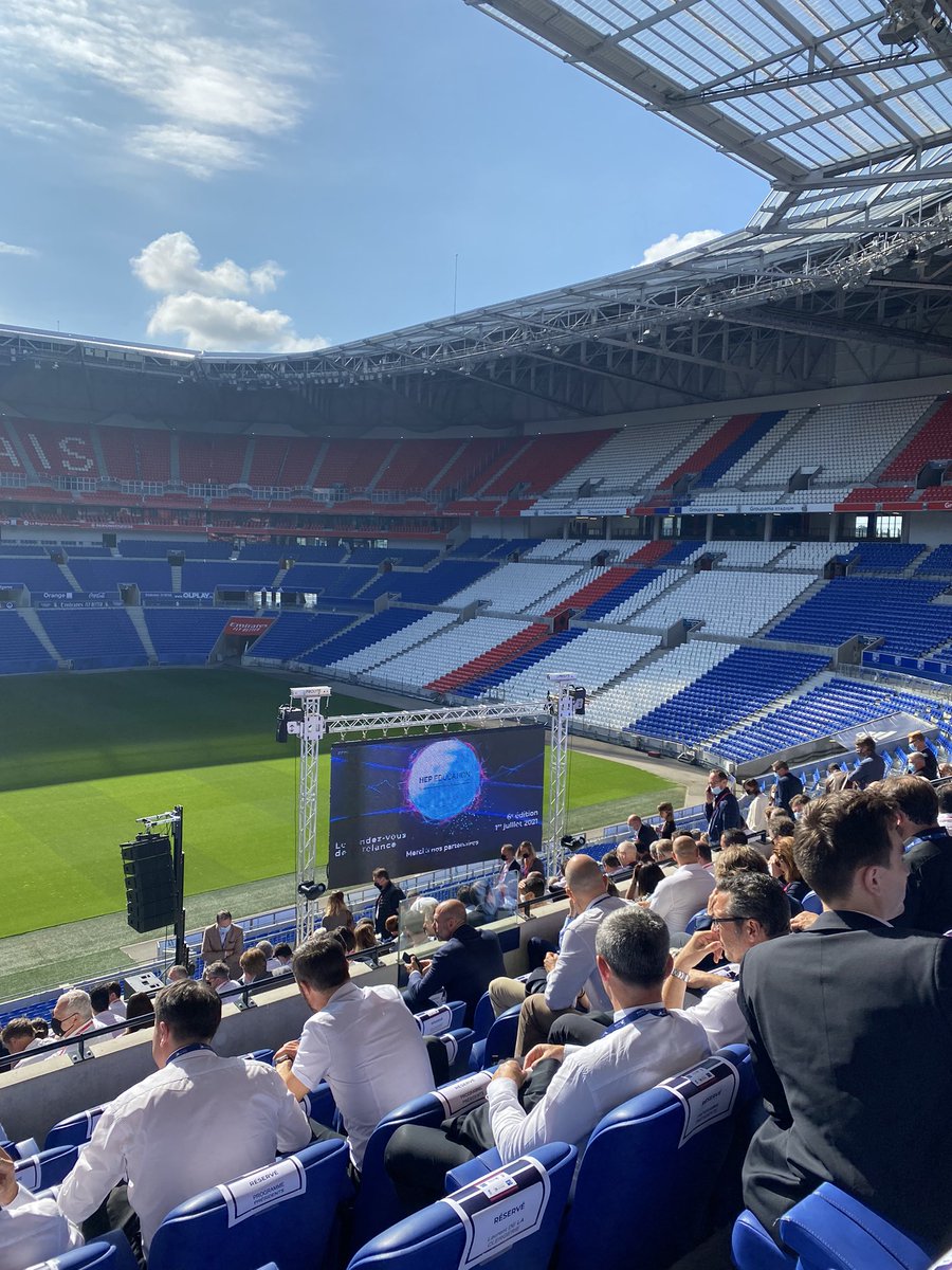 [Congrès #EDFutur] ✨
Les premiers participants commencent à s’installer pour assister à la #plénière et à l’intervention de nos #keynotes inspirantes… 🗣