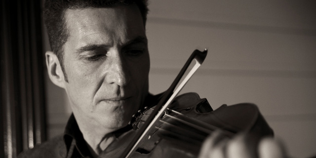 perthTCH's tweet photo. Day 467 – Charlie McKerron will be performing with us soon as part of our Live and Unlocked Perth Summer Festival. Best known as the fiddler with Capercaillie and @SessionA9, today’s video is a great introduction to his superb solo work. #keepgoingtogether https://t.co/C2ry7FLMc8 https://t.co/TSuzxPpZBk
