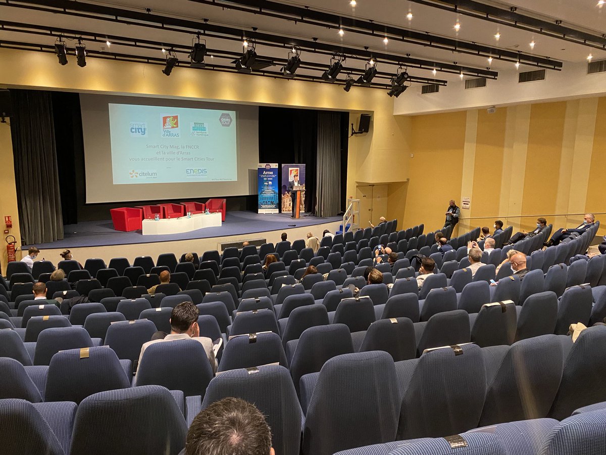 VilleArras's tweet photo. Ce matin, #EvelyneBeaumont, adjointe en charge de la transition numérique ouvre le #SmartCitiesTour à #Arras.

Une journée dédiée au #numerique avec au programme : l’inclusion numérique, la lutte contre la fracture numérique et l’open #data.

#smartcity #villeinnovante https://t.co/hrL8RdWRKf