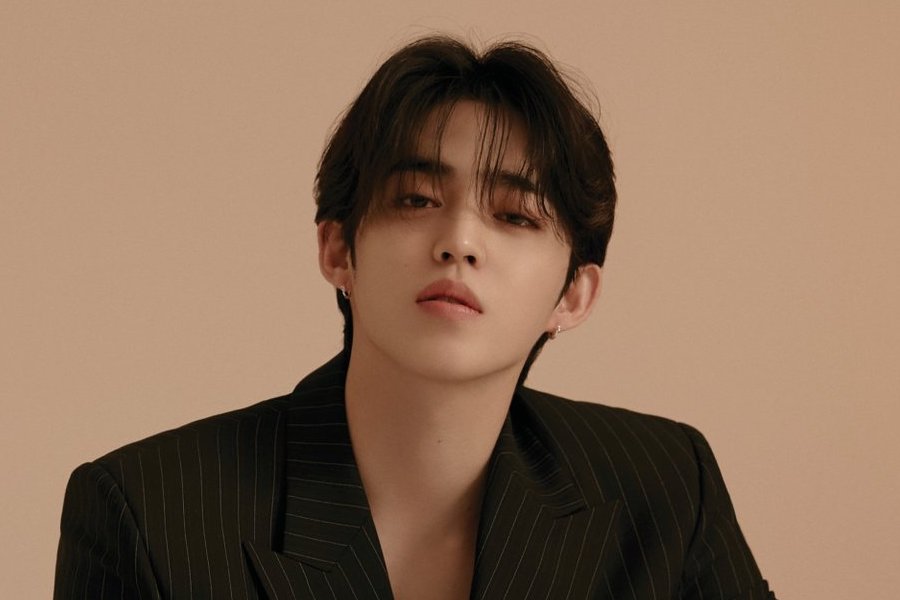 soompi's tweet photo. #SEVENTEEN's #SCoups Injures Shoulder + To Take Break From Activities 
https://t.co/B3TZzGBKfb https://t.co/Ij0dvNacvP