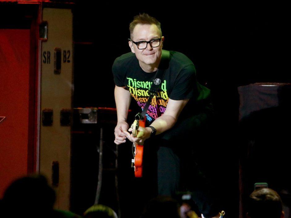 Blink 182's Mark Hoppus updates fans on cancer treatment